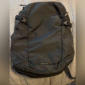 REI Women's 28L Ruckpack Daybag Black